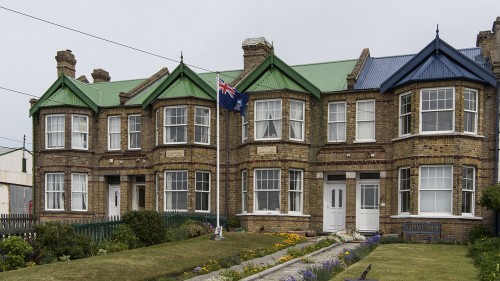 Port Stanley Terrace, very british, indeed...   (Klicken zum öffnen)