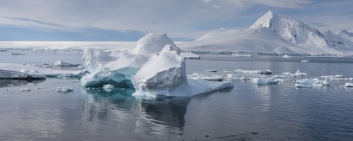 Eisberge in jeder Form und Grösse   (Klicken zum öffnen)