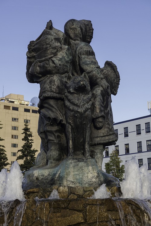 First Family Statue, Fairbanks   (Klicken zum öffnen)