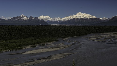 Denali, mit 6190 m Höhe der höchste Berg Nordamerikas   (Klicken zum öffnen)