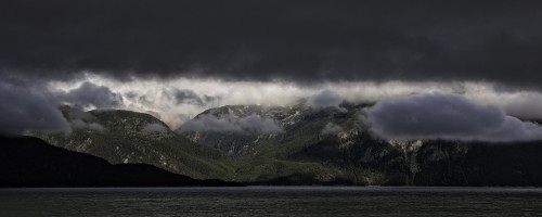 Auf der Überfahrt mit der Fähre von Skagway nach Haines   (Klicken zum öffnen)