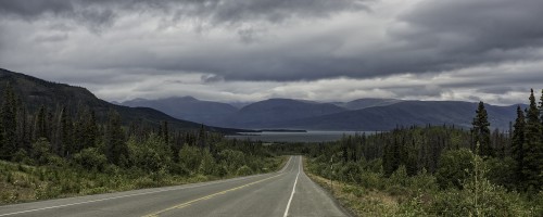 Auf dem Alaska Highway nordwärts Richtung Tok   (Klicken zum öffnen)