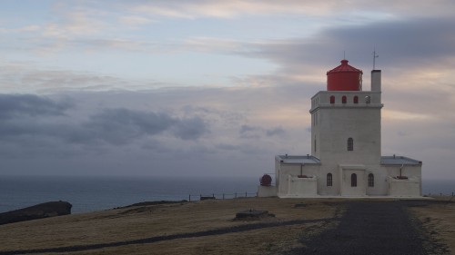 Leuchtturm auf Dyrhóaley   (Klicken zum öffnen)