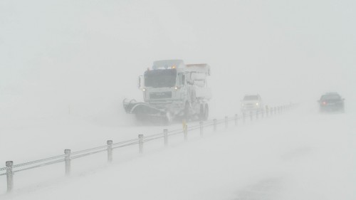 Starker Schneesturm mit Windgeschwindigkeit 160km/h auf der Rückfahrt   (Klicken zum öffnen)