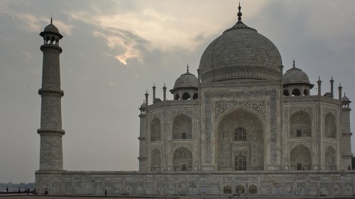 Taj Mahal im Morgenlicht   (Klicken zum öffnen)