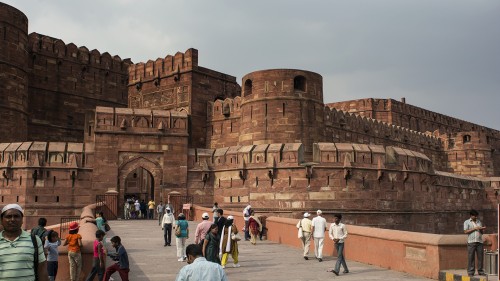 Eingang zum Roten Fort, Agra   (Klicken zum öffnen)