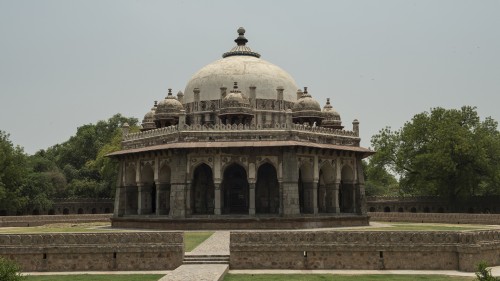 Grabmal des Isa Khan, erbaut 1547, Delhi   (Klicken zum öffnen)