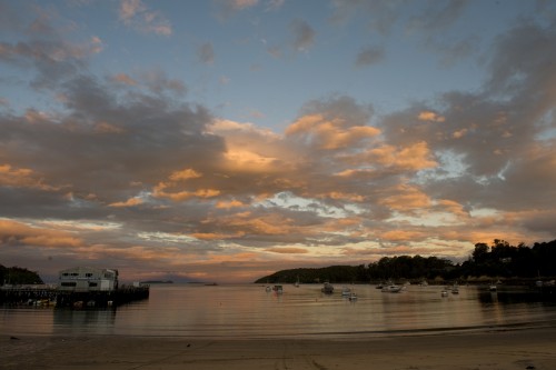 Abendstimmung in Oban, Stewart Island   (Klicken zum öffnen)