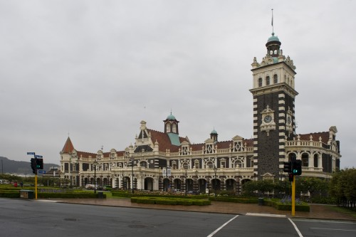 Bahnhof von Dunedin   (Klicken zum öffnen)