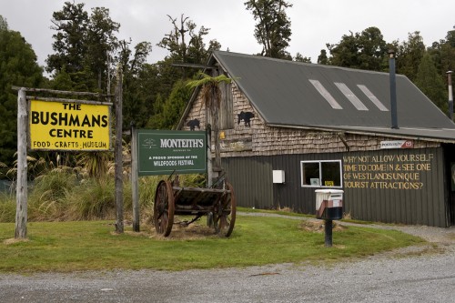 Bushmans Center mit ultimativem Restaurant   (Klicken zum öffnen)