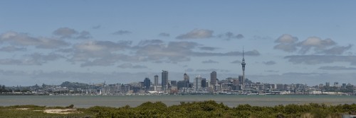 Downtown Auckland, von Devonport aus gesehen   (Klicken zum öffnen)