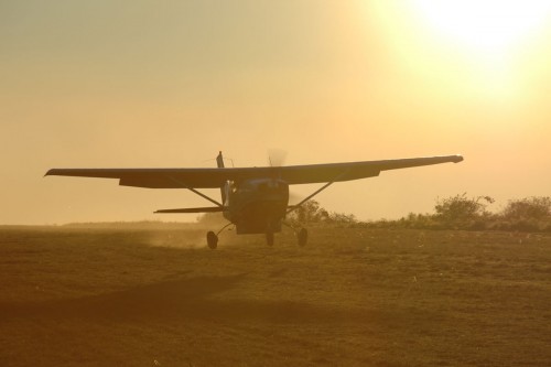 Start unseres Buschfliegers auf dem Nyika-Plateau   (Klicken zum öffnen)