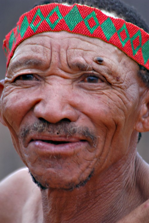 The chief of the village; Zelda Farm, Buitepos, Namibia   (Klicken zum öffnen)