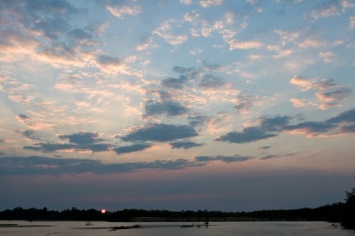Sunrise über dem Lake Eyasi   (Klicken zum öffnen)
