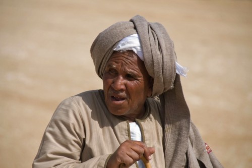 Erfahrener sudanesischer Händler   (Klicken zum öffnen)
