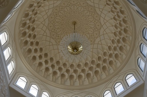 Kuppel der Sultan Qaboos Mosque in Sur   (Klicken zum öffnen)