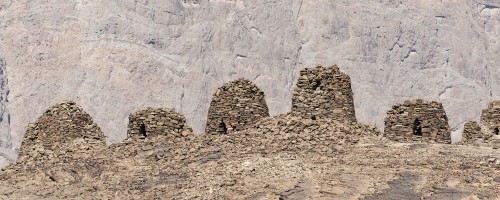 Bronzezeitliche Bienenkorbgräber bei Al Ayn (UNESCO-Welterbe)   (Klicken zum öffnen)