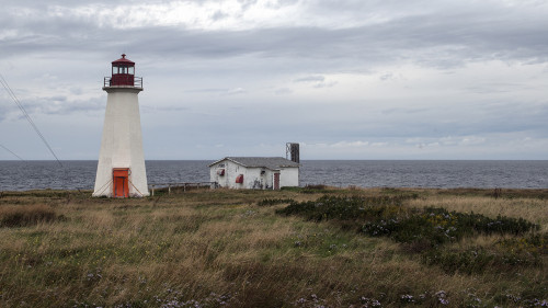Enragée Point Lighthouse, Nova Scotia, Canada   (Klicken zum öffnen)