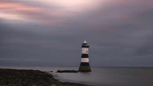 Trwyn Du Lighthouse, Anglesey, Wales, UK   (Klicken zum öffnen)