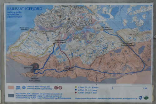 Der Fjord ist ca. 40km lang und bis zu 7km breit. Er produziert jährlich ca. 35 km3 Eis.   (Klicken zum öffnen)