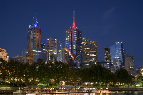 Skyline von der Southbank des Yarra River aus gesehen.   (Klicken zum öffnen)