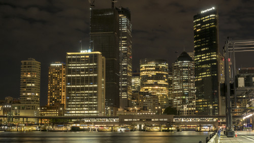 Circular Quai Wharf vom Overseas Passenger Terminal aus gesehen.   (Klicken zum öffnen)