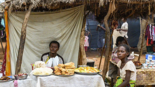 Fastfood à la Madagasse   (Klicken zum öffnen)