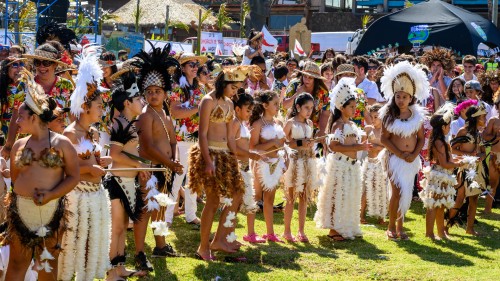 In der polynesischen Kultur wird viel getanzt und gesungen   (Klicken zum öffnen)