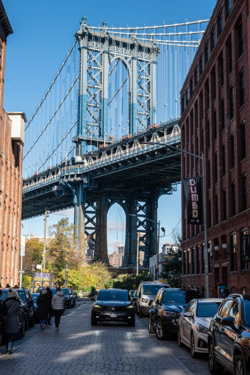 Pfeiler der Manhattan-Bridge, Washington Street, Brooklyn; ein Instagram-Hotspot   (Klicken zum öffnen)