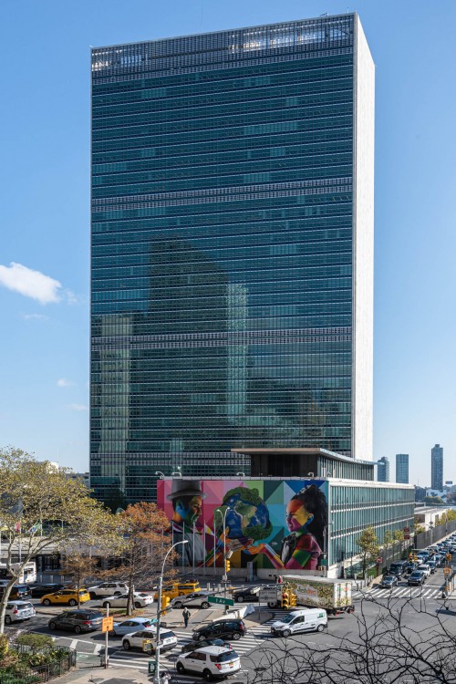 UN Hauptgebäude   (Klicken zum öffnen)