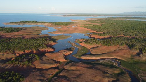 Die Landschaft verändert sich mit dem Wasserstand des Sees   (Klicken zum öffnen)