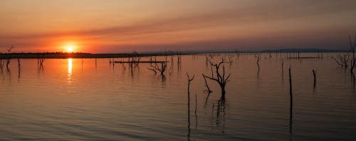 African Sunsets sind immer spektakulär, allerdings sehr kurz   (Klicken zum öffnen)