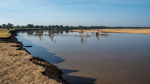 Der Luangwa ist ein ca. 800km langer nördlicher Seitenfluss des Sambesi   (Klicken zum öffnen)