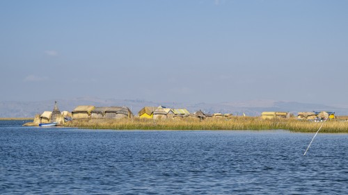 Der Titicaca-See liegt auf 3850m   (Klicken zum öffnen)