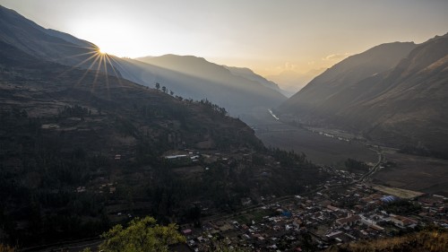 Sunrise über dem Sacred Valley   (Klicken zum öffnen)