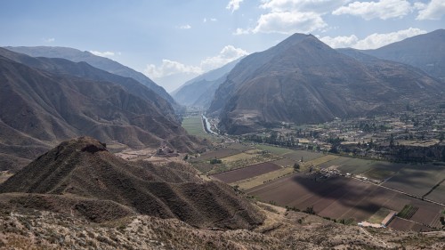 Blick nach Westen ins Sacred Valley   (Klicken zum öffnen)