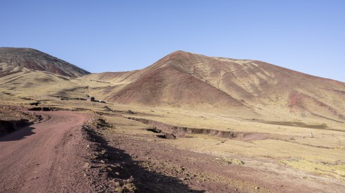 Auf dem Weg zu den Montanas de siete Colores   (Klicken zum öffnen)