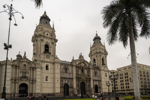 Kathedrale von Lima an der Plaza Mayor   (Klicken zum öffnen)