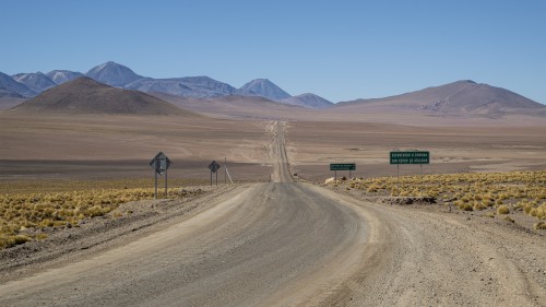 Route B245, endlose Weite   (Klicken zum öffnen)